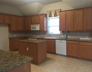 1004 Royal Oaks Drive - Photo Thumbnail 4