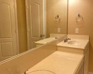 1004 Royal Oaks Drive - Photo Thumbnail 23