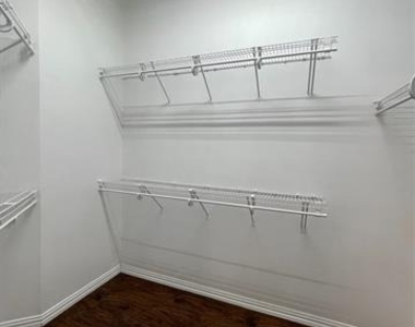 1004 Royal Oaks Drive - Photo Thumbnail 25