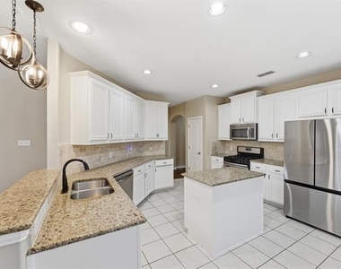 2208 Gregory Creek Drive - Photo Thumbnail 9