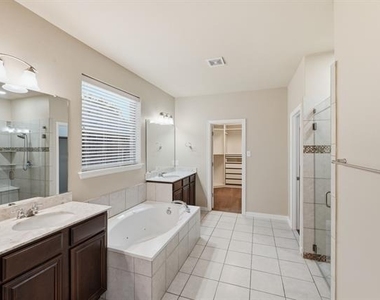 2208 Gregory Creek Drive - Photo Thumbnail 12