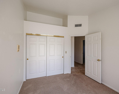 6910 W Kimberly Way - Photo Thumbnail 20