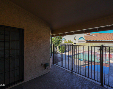 6910 W Kimberly Way - Photo Thumbnail 35