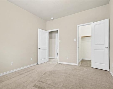 1412 Villa Paloma Boulevard - Photo Thumbnail 21