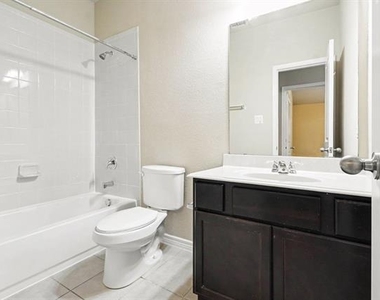 1412 Villa Paloma Boulevard - Photo Thumbnail 25