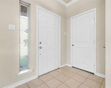 1412 Villa Paloma Boulevard - Photo Thumbnail 3