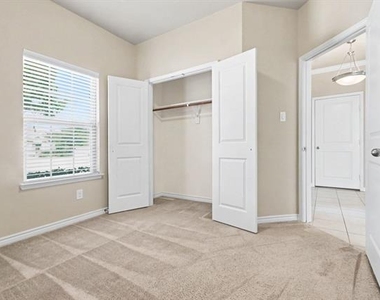 1412 Villa Paloma Boulevard - Photo Thumbnail 23