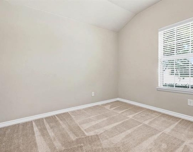 1412 Villa Paloma Boulevard - Photo Thumbnail 24