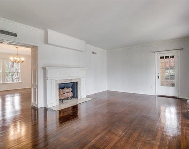 4526 Fairway Avenue - Photo Thumbnail 2