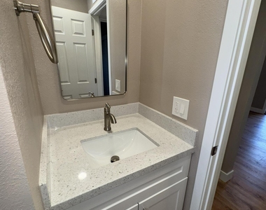 493 E Erie Street - Photo Thumbnail 7