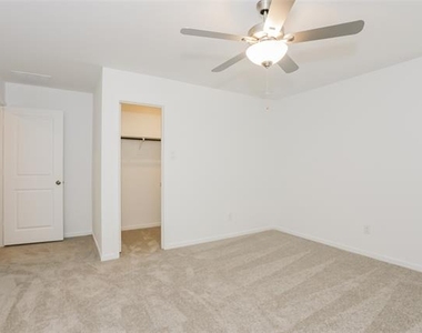 15208 Grappling Irons Lane - Photo Thumbnail 5