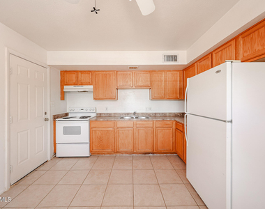 1233 E Henry Street - Photo Thumbnail 19