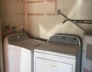 1233 E Henry Street - Photo Thumbnail 8