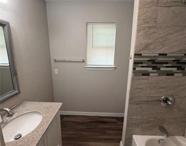 317 Apache Trail - Photo Thumbnail 16
