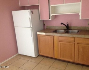 2633 W Belmont Avenue - Photo Thumbnail 1