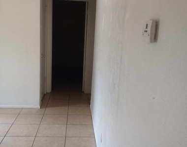 2633 W Belmont Avenue - Photo Thumbnail 3