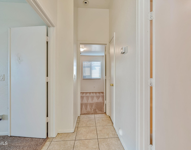 2607 E Anderson Drive - Photo Thumbnail 13