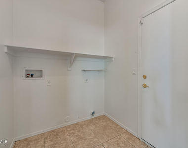 2607 E Anderson Drive - Photo Thumbnail 24