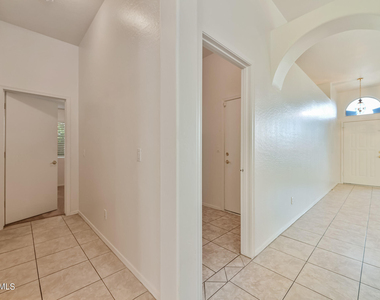 2607 E Anderson Drive - Photo Thumbnail 20