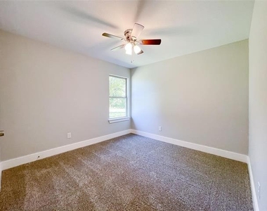 3318 Rutledge Street - Photo Thumbnail 6