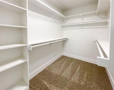 3318 Rutledge Street - Photo Thumbnail 7