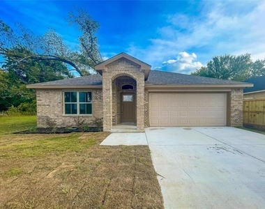 3318 Rutledge Street - Photo Thumbnail 2