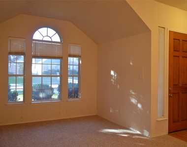7512 Sonoma Valley Drive - Photo Thumbnail 3