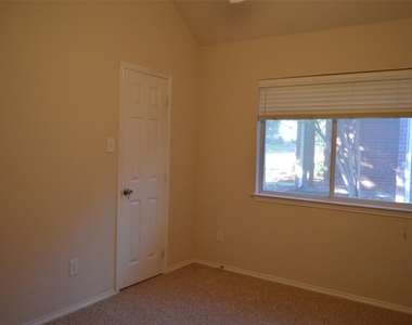 7512 Sonoma Valley Drive - Photo Thumbnail 7