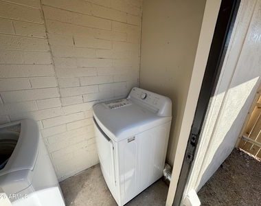 546 S Hobson Road - Photo Thumbnail 8