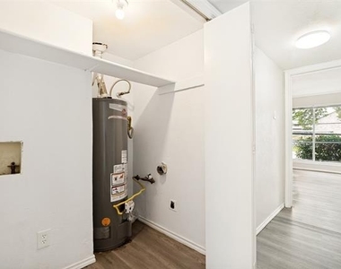 8805 N Normandale Street - Photo Thumbnail 22