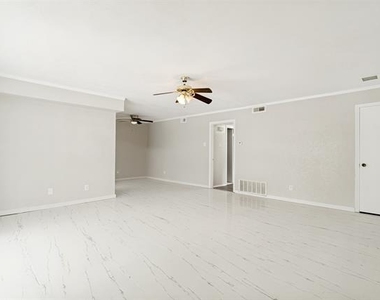 8805 N Normandale Street - Photo Thumbnail 6