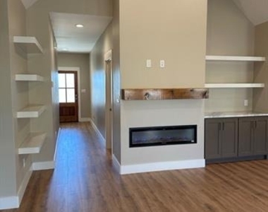 505 Southren Drive - Photo Thumbnail 3