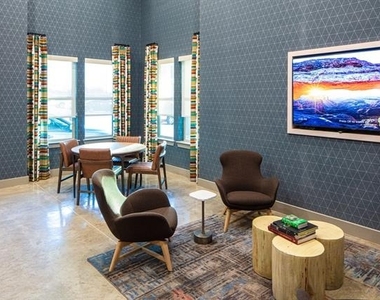 601 N Oak Street - Photo Thumbnail 18