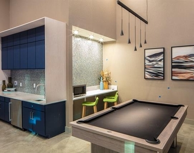 601 N Oak Street - Photo Thumbnail 20