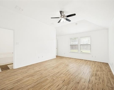 202 Trenton Drive - Photo Thumbnail 18
