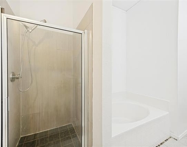 202 Trenton Drive - Photo Thumbnail 20