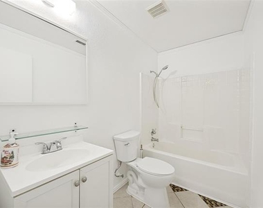 202 Trenton Drive - Photo Thumbnail 17
