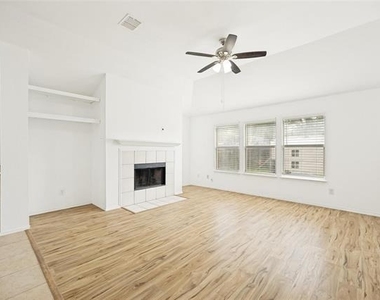 202 Trenton Drive - Photo Thumbnail 4