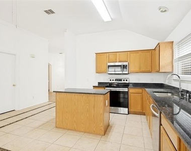 202 Trenton Drive - Photo Thumbnail 10