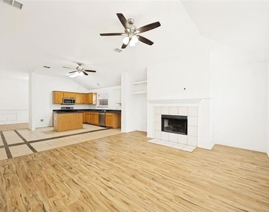 202 Trenton Drive - Photo Thumbnail 7