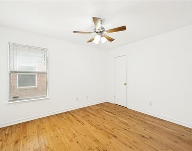 202 Trenton Drive - Photo Thumbnail 15