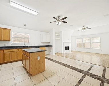 202 Trenton Drive - Photo Thumbnail 11