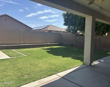 18045 W Carol Avenue - Photo Thumbnail 8