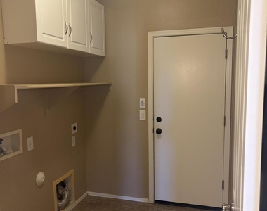 18045 W Carol Avenue - Photo Thumbnail 12