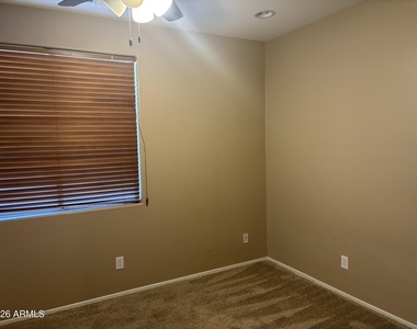 18045 W Carol Avenue - Photo Thumbnail 10