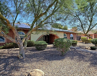 4532 W Corrine Drive - Photo Thumbnail 2