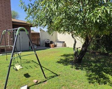 4532 W Corrine Drive - Photo Thumbnail 8