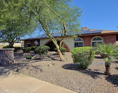 4532 W Corrine Drive - Photo Thumbnail 1