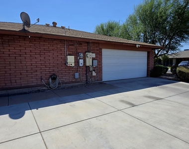 4532 W Corrine Drive - Photo Thumbnail 4