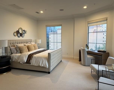 3535 Gillespie Street - Photo Thumbnail 7